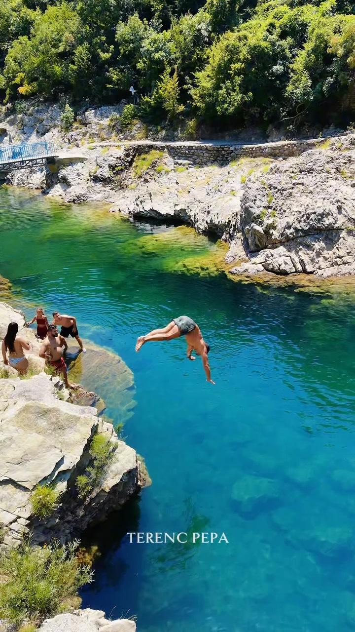 Ura e Shtrenjte